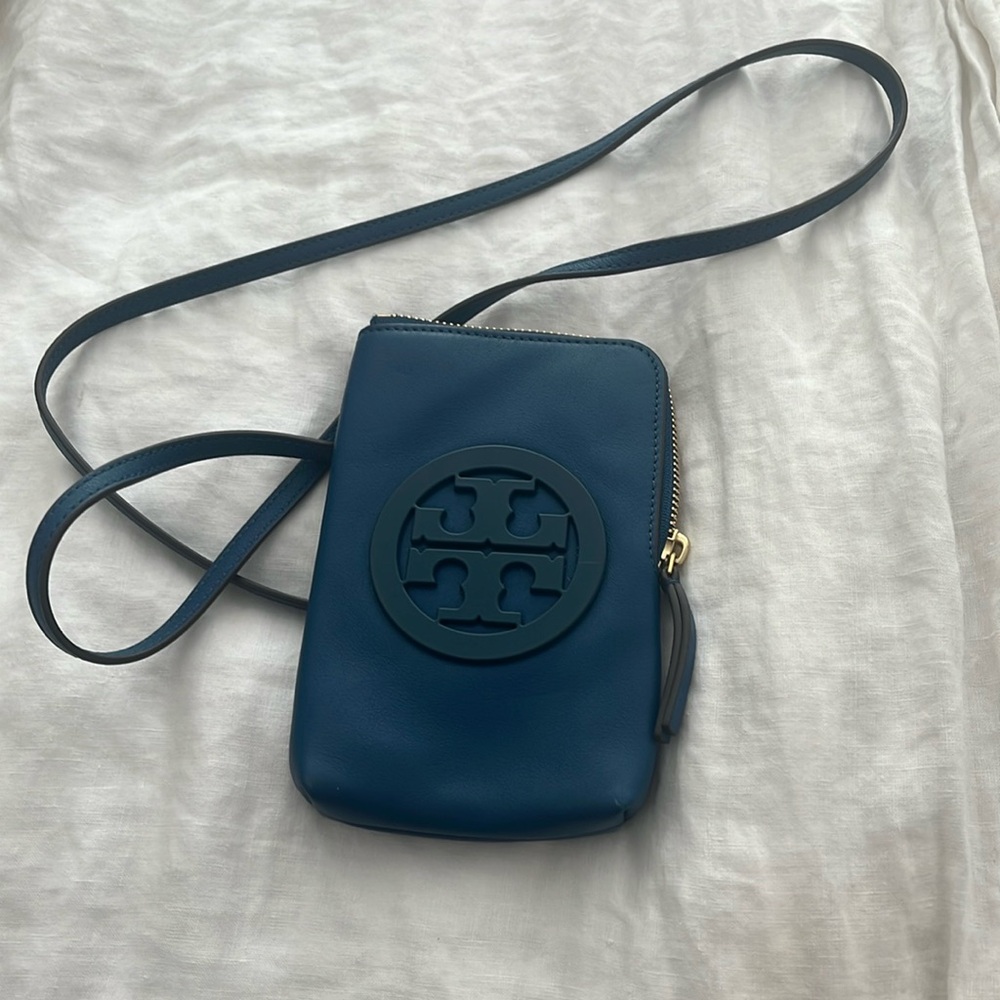 Tory Burch mini Charlie phone crossbody. NEW never used.